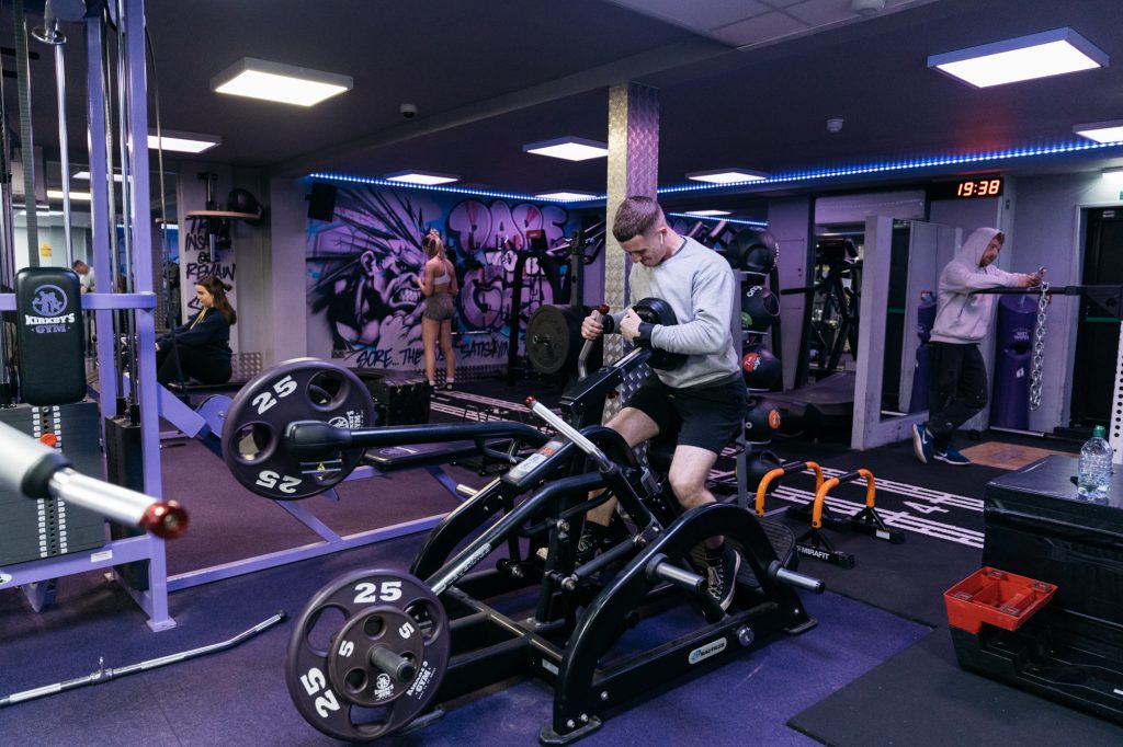 Member lifting at Vibes Gym
